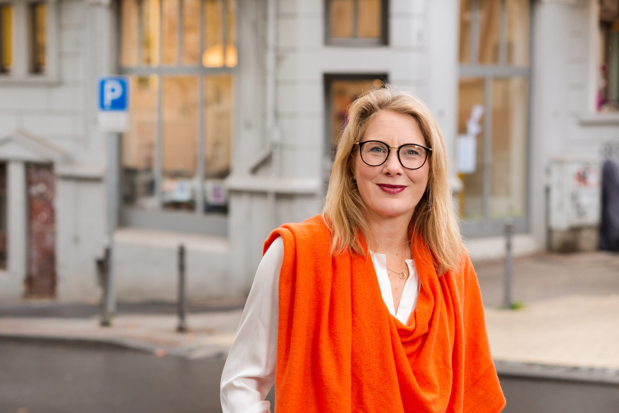 Businessportrait auf einer Straße