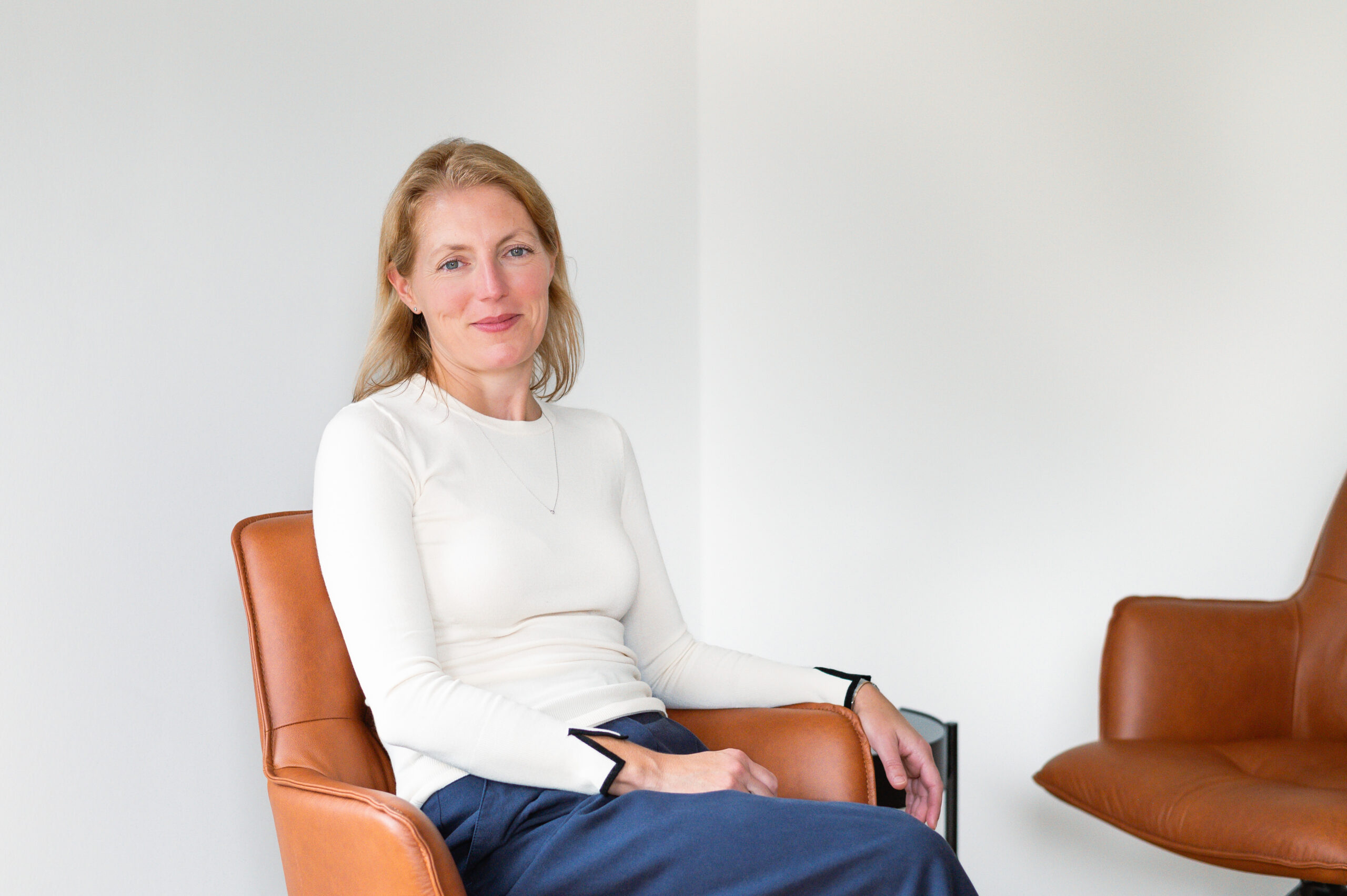 Unternehmering an einem Gesprächstisch